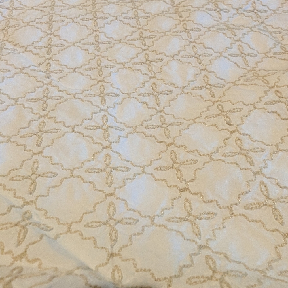 Martha Stewart Collection Embroidered Tile Ikebana Shams pair 20in X 28in pillow - Picture 2 of 8